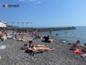Где-то густо, где-то пусто: что происходит на праздниках на пляжах Сочи