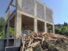 Трехэтажная незаконная постройка обнаружена в Сочи