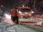 Обильный снегопад в Сочи стал причиной затруднения движения на автомобильных дорогах 