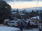 «Ледовое шоу» автомобилей и пустые дороги: последствия снегопада в Сочи