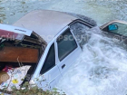 В Сочи водитель автомобиля выжил после падения в реку