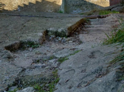 Плевать на детей, пенсионеров: сочинцы несколько лет пытаются добиться 100-метров ремонта дороги, власти их просьбы игнорируют