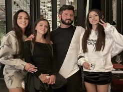 В Сети высмеивают внешность дочери Михаила Галустяна