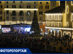 Игристое, фейерверки и очень веселый Дед Мороз: в горном кластере Сочи ярко встретили Новый год