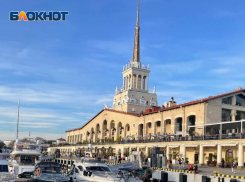 В морпорту Сочи отремонтировали трёхъярусную башню со шпилем