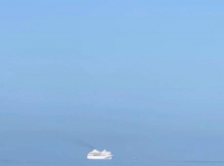 «Парящий» над морем круизный лайнер заметили в Сочи