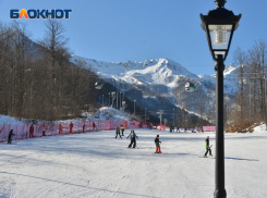 Курорт «Роза Хутор» в Сочи открыл сезон катания, закрыв продажу ски-пассов на неделю