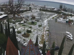 Снег выпал в прибрежной части Сочи