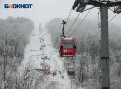 Сильный снегопад начался в Сочи в день открытия горнолыжного сезона