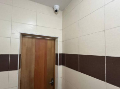 Камеры появились в женском туалете школы Сочи
