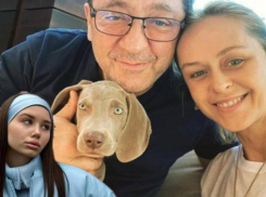 «Все еще любит»: Григорий Лепс разорвал помолвку с 19-летней невестой ради бывшей жены