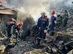 Спасатели из Сочи прибыли в Туапсе, где ночью из-за атаки БПЛА погибли люди 