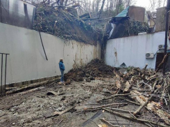 Прогнозы жителей Сочи сбылись – оползень сошел по улице Петрозаводской