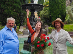 Прима Мариинского балета посетила Дендрарий Сочи и подарила экспонаты культурному центру