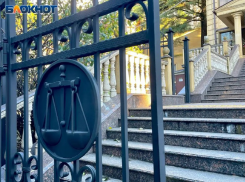 «Мини Купер» и 200 тысяч: экс-полицейские из Сочи получили 9 лет за крупную взятку