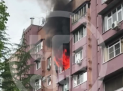 Жителей многоэтажки эвакуировали из-за пожара в микрорайоне Блиново Сочи