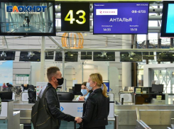 Пассажиры почти сутки ждали вылета самолета из Сочи в Турцию