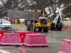  В Сочи дожди вызвали оползень на курорте «Роза Хутор»