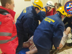 Спасатели Сочи оказали помощь женщине, весом более 200 килограмм