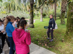 В Дендрарии Сочи прошла экскурсия для особенных детей