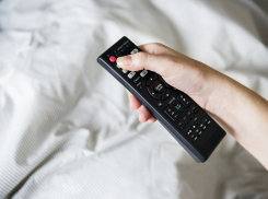 Вспышки на Солнце вызвали проблемы со спутниковым ТВ в Сочи