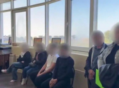 Полиция нашла подростков, запустивших фейерверки в памятник войнам в Сочи