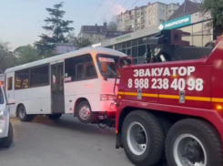 В Сочи задержали водителя, управлявшего сломанной маршруткой