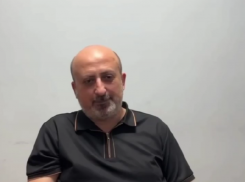 Директор Фонда кино Абхазии извинился за свои слова об угрозе российских туристов нацбезопасности