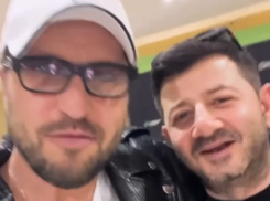  Необычный подарок сделал Михаил Галустян Александру Ревве, вернув его в прошлое