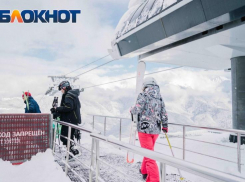 «Подъемники могли застрять»: горы снега шокировали сочинских туристов