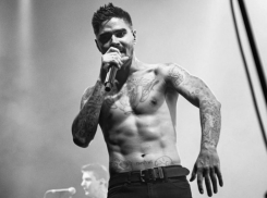 Истерика произошла у музыканта Юрия Музыченко на концерте в Сочи