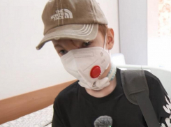 Мальчик, чье лицо разорвали собаки в Сочи, впервые встретился с своим спасителем