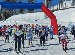 Массовые лыжные соревнования прошли на горнолыжном курорте в Сочи 