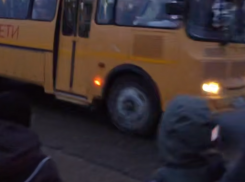 В Сочи сменилась транспортная компания, и водитель школьного автобуса перестал видеть детей