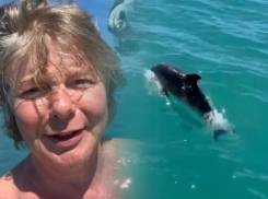 Самый известный рыжий артист шоу-бизнеса открыл купальный сезон в Сочи