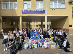 100 килограмм пластика передали ученики гимназии в досортировочный цех «Сочи Парка»