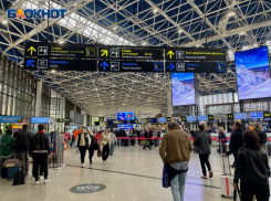 Взрывы и массовая задержка в аэропорту: Сочи подвергся атаке украинских беспилотников