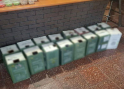 160 литров нелегального вина обнаружили в кафе Сириуса