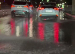 Лужа стала причиной огромной пробки на федеральной трассе в Сочи