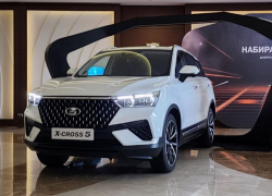 АвтоВАЗ представил в Сочи новую модель Lada
