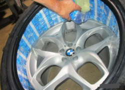 Тысячи нелегальных сигарет нашли в колесах BMW на сочинской таможне 