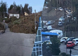 Оползень сошел на дорогу и перекрыл движение транспорта в Сочи