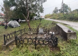 Памятник военному летчику пострадал при атаке БПЛА в Сочи