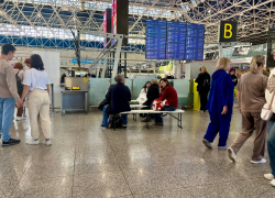 10 самолетов, летящих в Сочи, отправились на запасные аэродромы