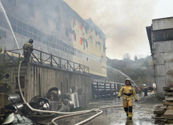 «Жилые дома отсутствуют, но люди проживали»: мэр Сочи о пожаре по улице Транспортной