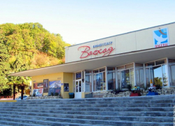 Кинотеатр, в котором рухнул бетонный козырек, закрылся