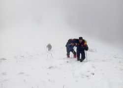 СПАСАТЕЛИ ЛАЗАРЕВСКОГО ПОДРАЗДЕЛЕНИЯ ЮРПСО ПОДНЯЛИСЬ НА ГОРУ БОЛЬШОЕ ПСЕУШХО