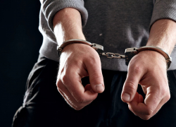 16 летний юноша надругался над 13 -летней школьницей