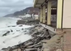  В Сочи окончательно смыло пляж «Прозрачный» в поселке Лоо