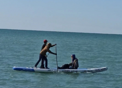 Вот так поздравляют с 8 марта в Адлере